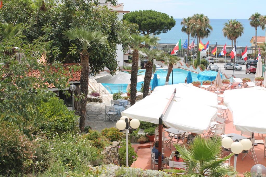 Hotel Ariston Montecarlo San Remo Buitenkant foto